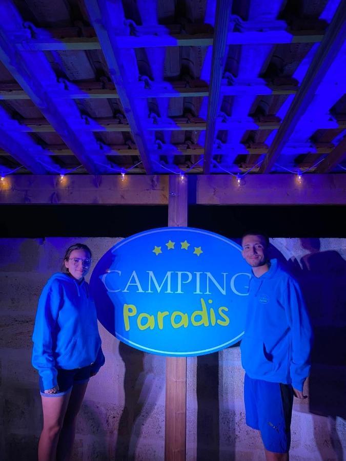 Camping Le Pressoir Petit-Palais-et-Cornemps Bagian luar foto