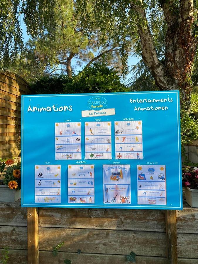 Camping Le Pressoir Petit-Palais-et-Cornemps Bagian luar foto
