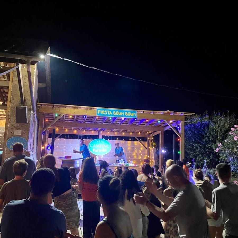 Camping Le Pressoir Petit-Palais-et-Cornemps Bagian luar foto